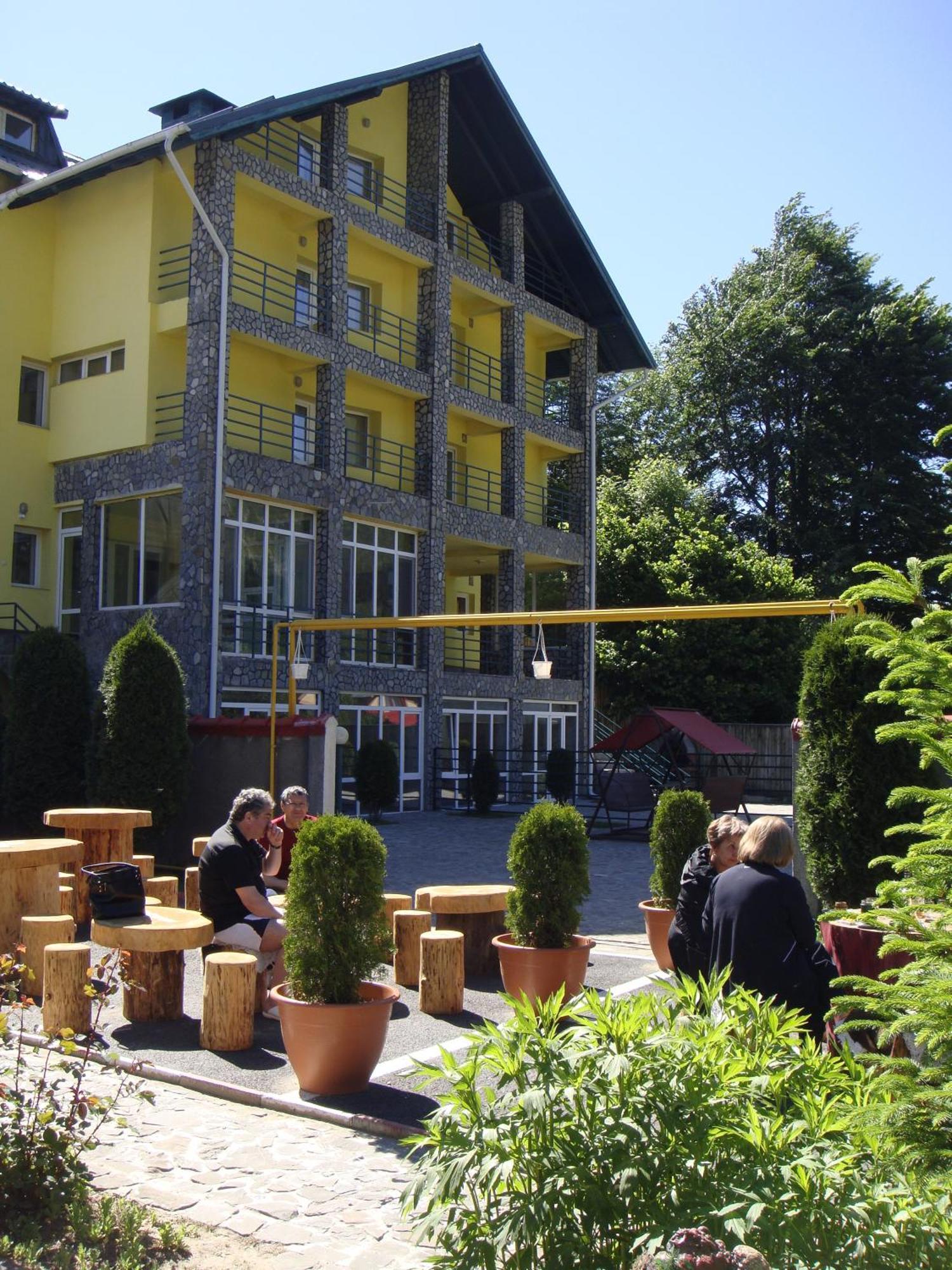Complex Mona Caraiman Hotel Busteni Bagian luar foto