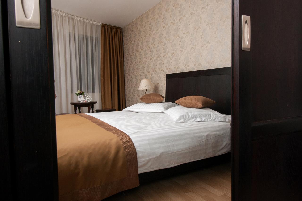 Complex Mona Caraiman Hotel Busteni Bagian luar foto