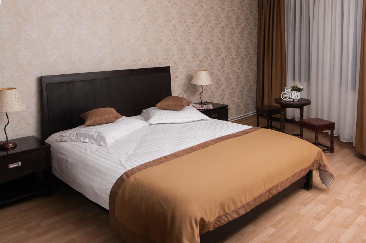 Complex Mona Caraiman Hotel Busteni Bagian luar foto